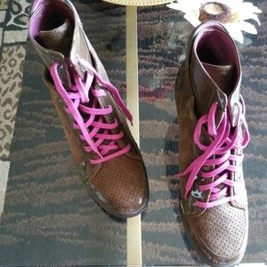 Brown suede tsubo wedge ankle boots